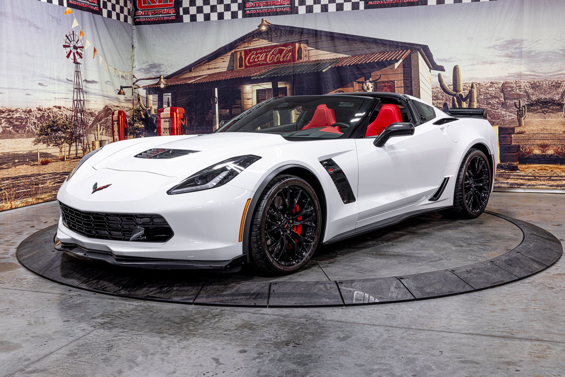 Used 2016 Chevrolet Corvette Z06 w/ 3LZ Preferred Equipment Group image 4