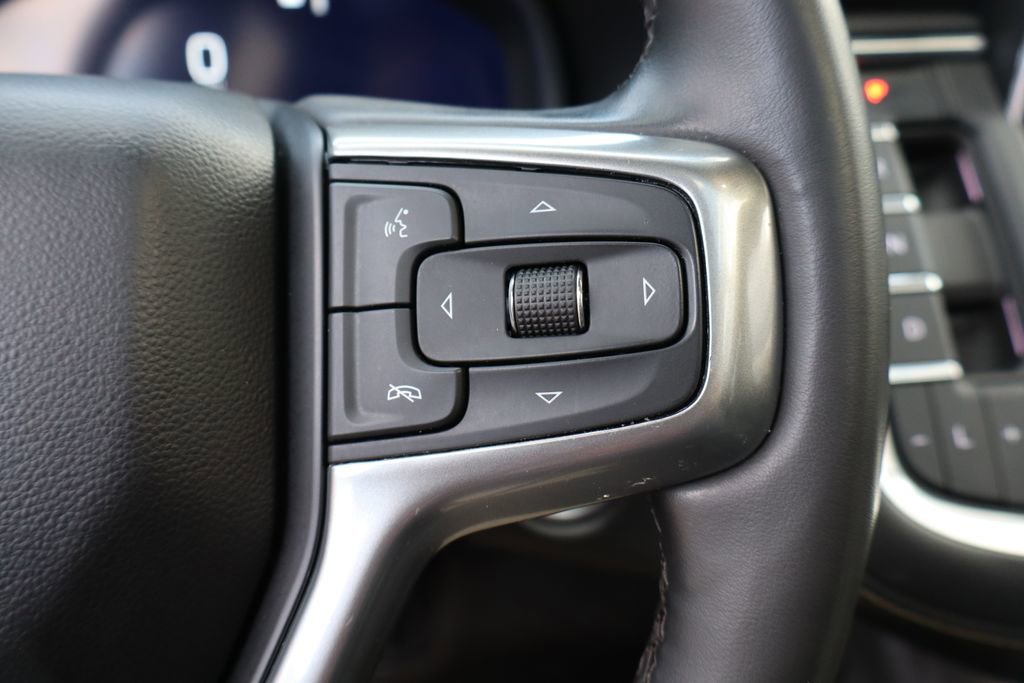 Used 2023 Chevrolet Suburban Premier image 18