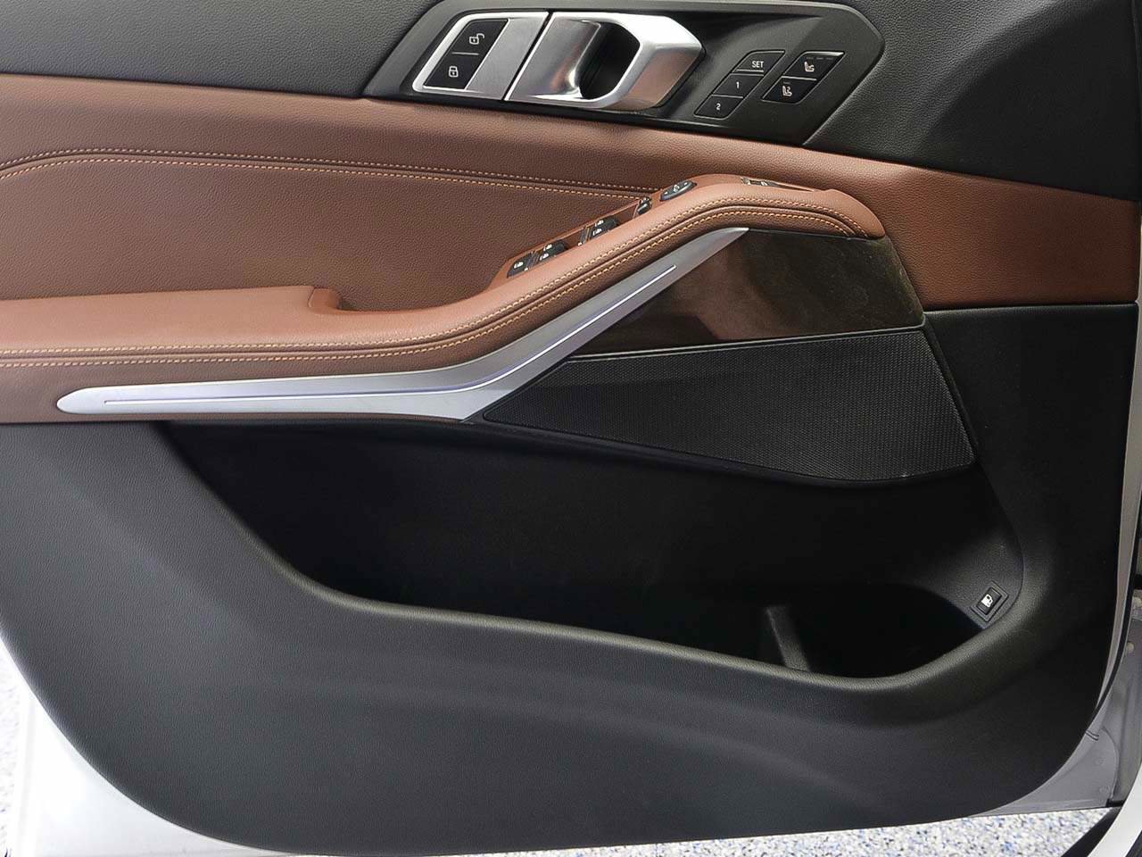 Certified 2022 BMW X5 xDrive45e AWD/4WD image 6