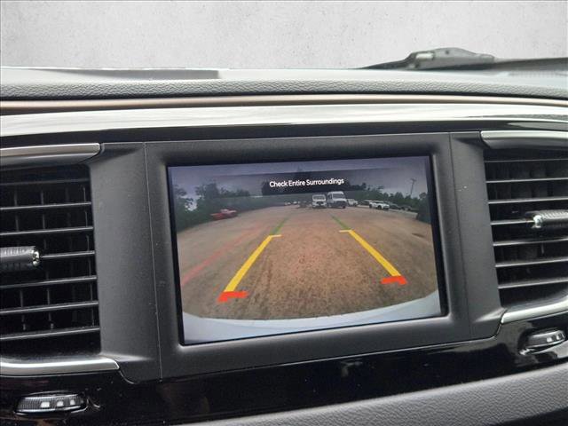 Used 2023 Chrysler Voyager LX image 12