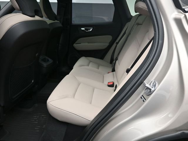 Used 2026 Volvo XC60 B5 Plus w/ Protection Package Premier image 21
