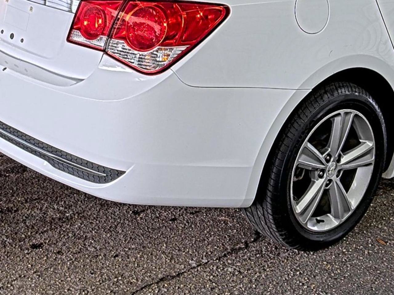 Used 2016 Chevrolet Cruze LT w/ Sun, Sound and Sport Package FWD image 19