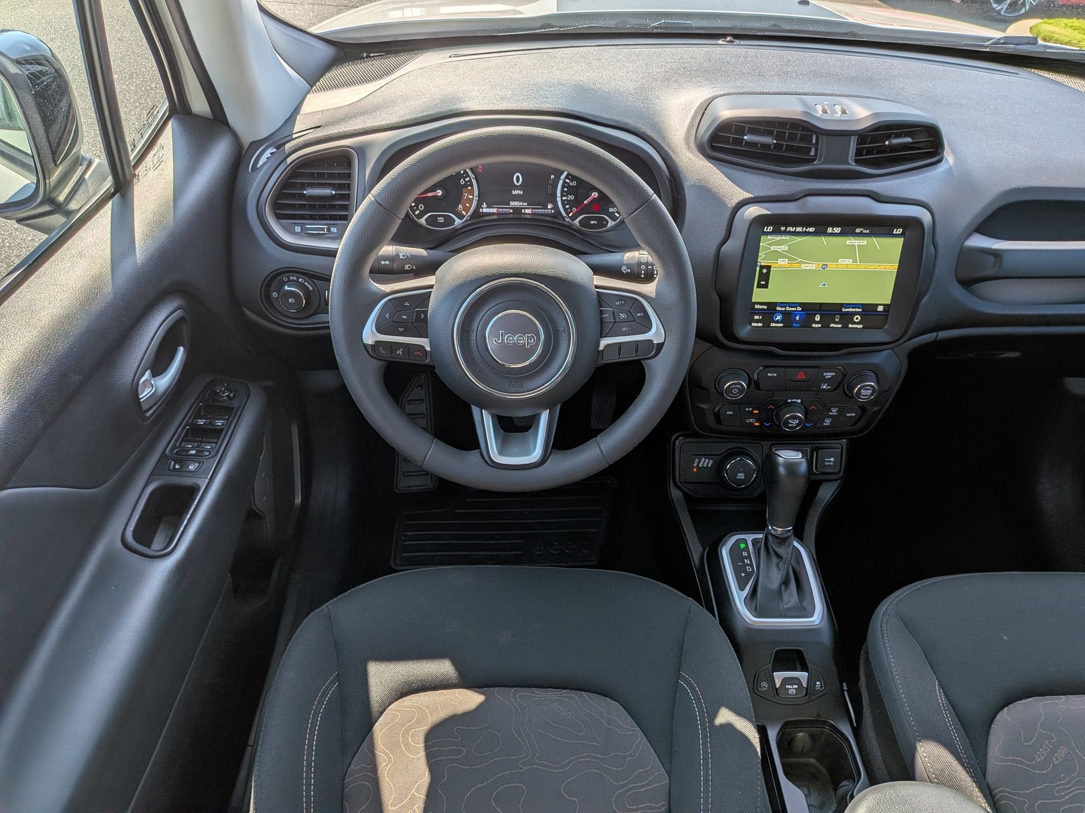 Used 2023 Jeep Renegade Latitude AWD/4WD image 31