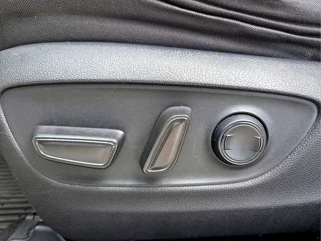 Used 2020 Toyota RAV4 XLE FWD image 17
