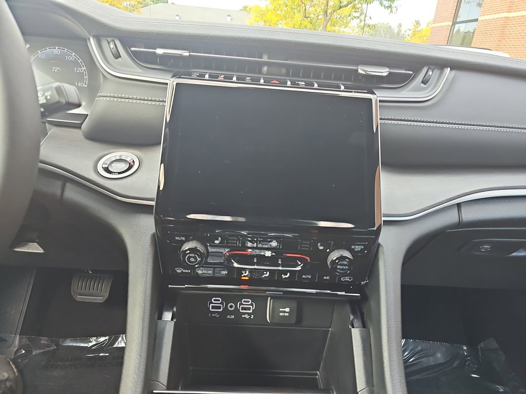 New 2025 Jeep Grand Cherokee Limited w/ Trailer Tow Package image 20