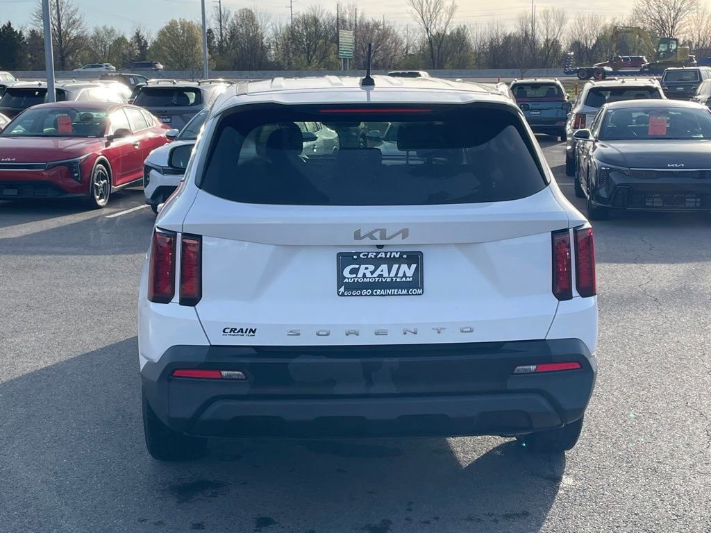 Used 2022 Kia Sorento LX image 6