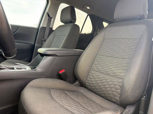 Used 2020 Chevrolet Equinox LT w/ Driver Convenience Package image 13