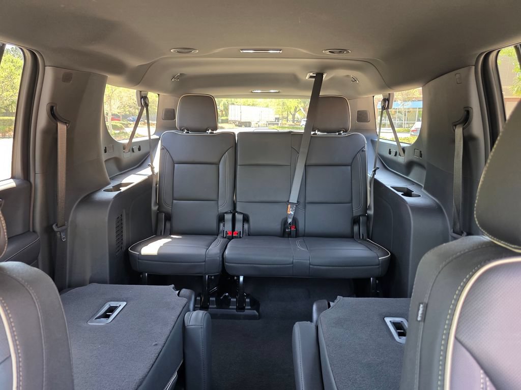 New 2026 Chevrolet Suburban Premier RWD image 18