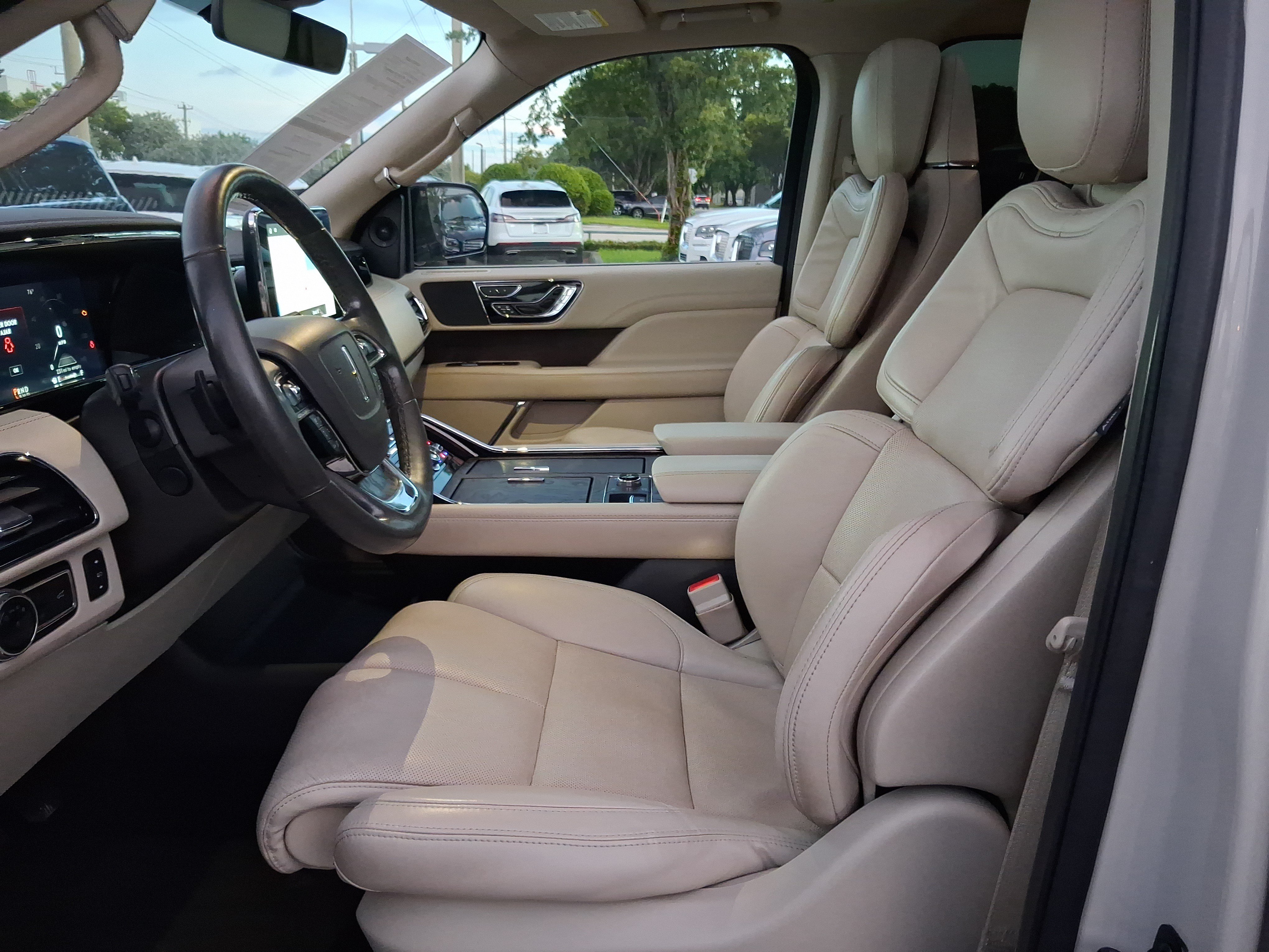 Certified 2021 Lincoln Navigator Reserve RWD image 12