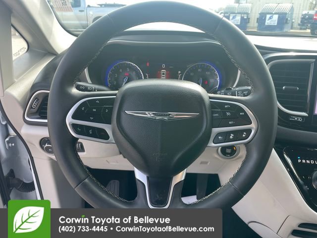 Used 2023 Chrysler Pacifica Touring-L image 22