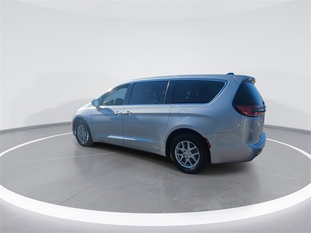 New 2026 Chrysler Pacifica Select image 6