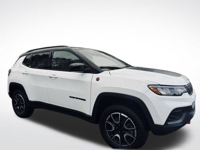 Certified 2024 Jeep Compass Trailhawk image 5