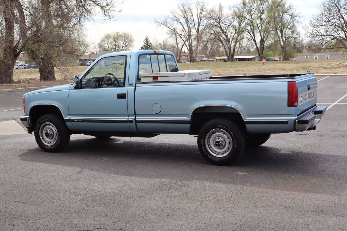 Used 1989 Chevrolet Silverado 2500 4x4 Regular Cab image 8