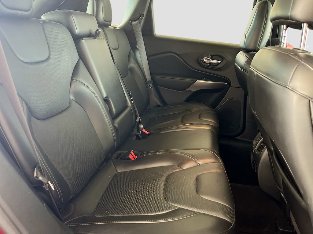 Used 2020 Jeep Cherokee Limited FWD image 28