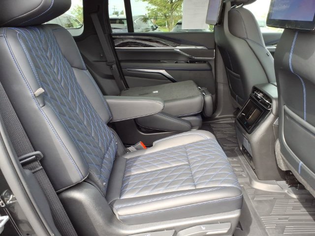 Certified 2026 Cadillac Escalade IQ Sport 1 w/ LPO, Floor Liner Package AWD/4WD image 22