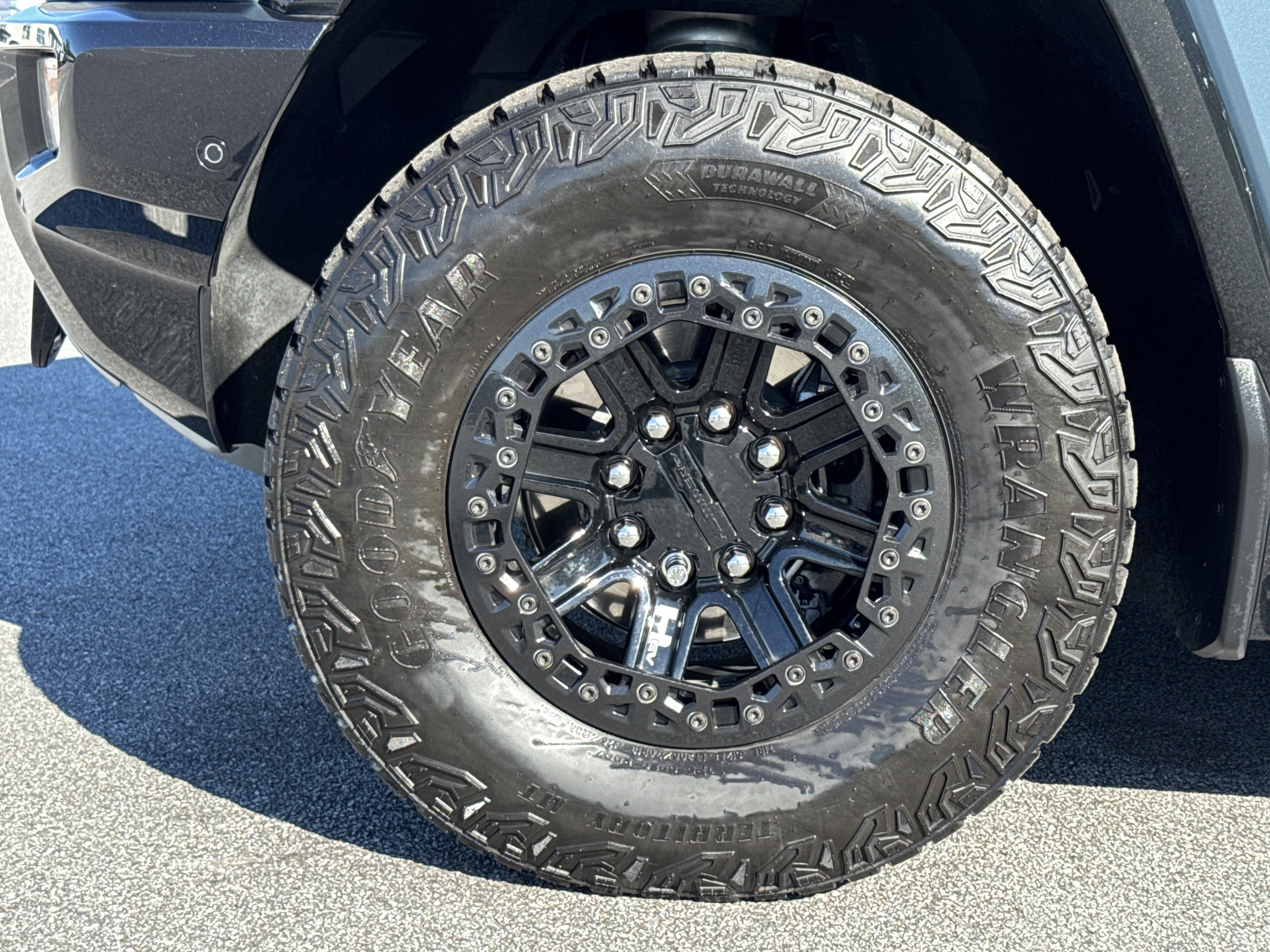Used 2024 GMC Hummer EV 3X w/ Omega Edition AWD/4WD image 13