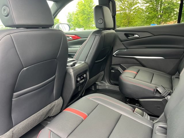 New 2026 Chevrolet Traverse RS w/ LPO, Floor Liner Package AWD/4WD image 37