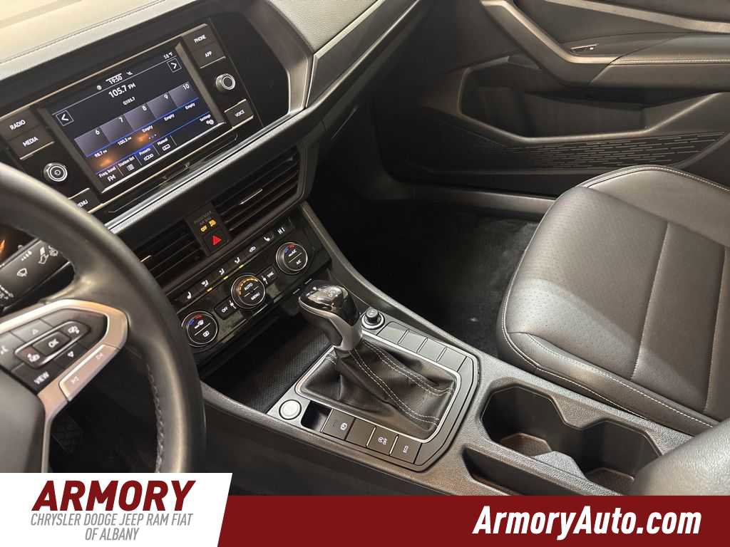 Used 2024 Volkswagen Jetta SE image 14