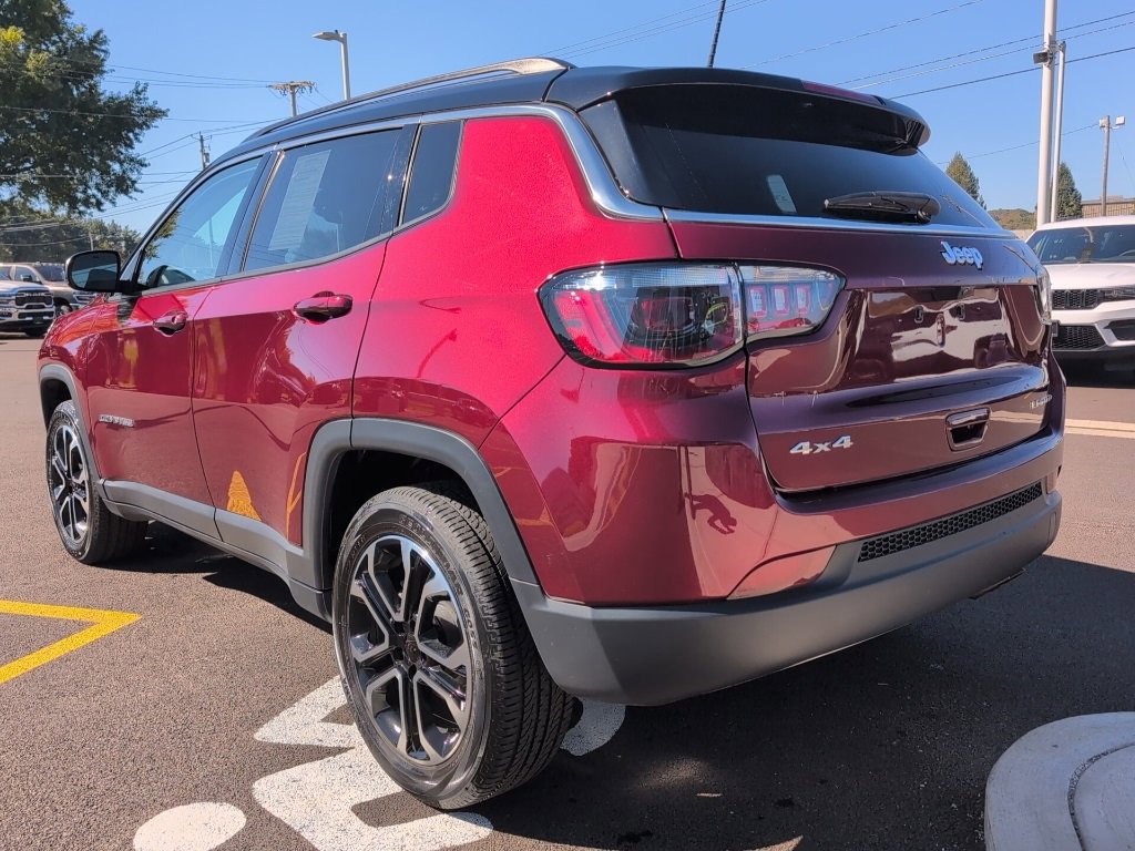 Used 2022 Jeep Compass Limited image 5