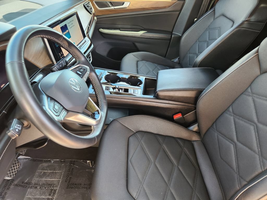 Used 2024 Volkswagen Atlas SE AWD/4WD image 4