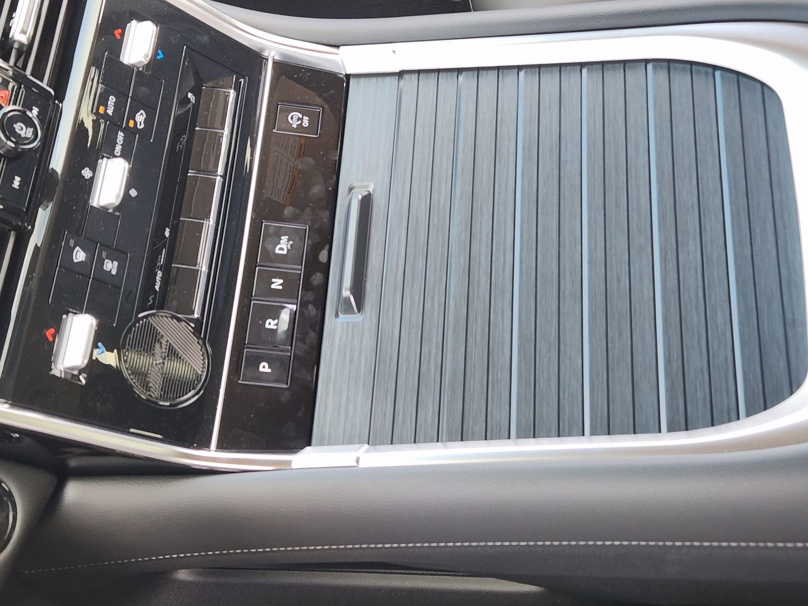 New 2026 Nissan Armada SV image 18