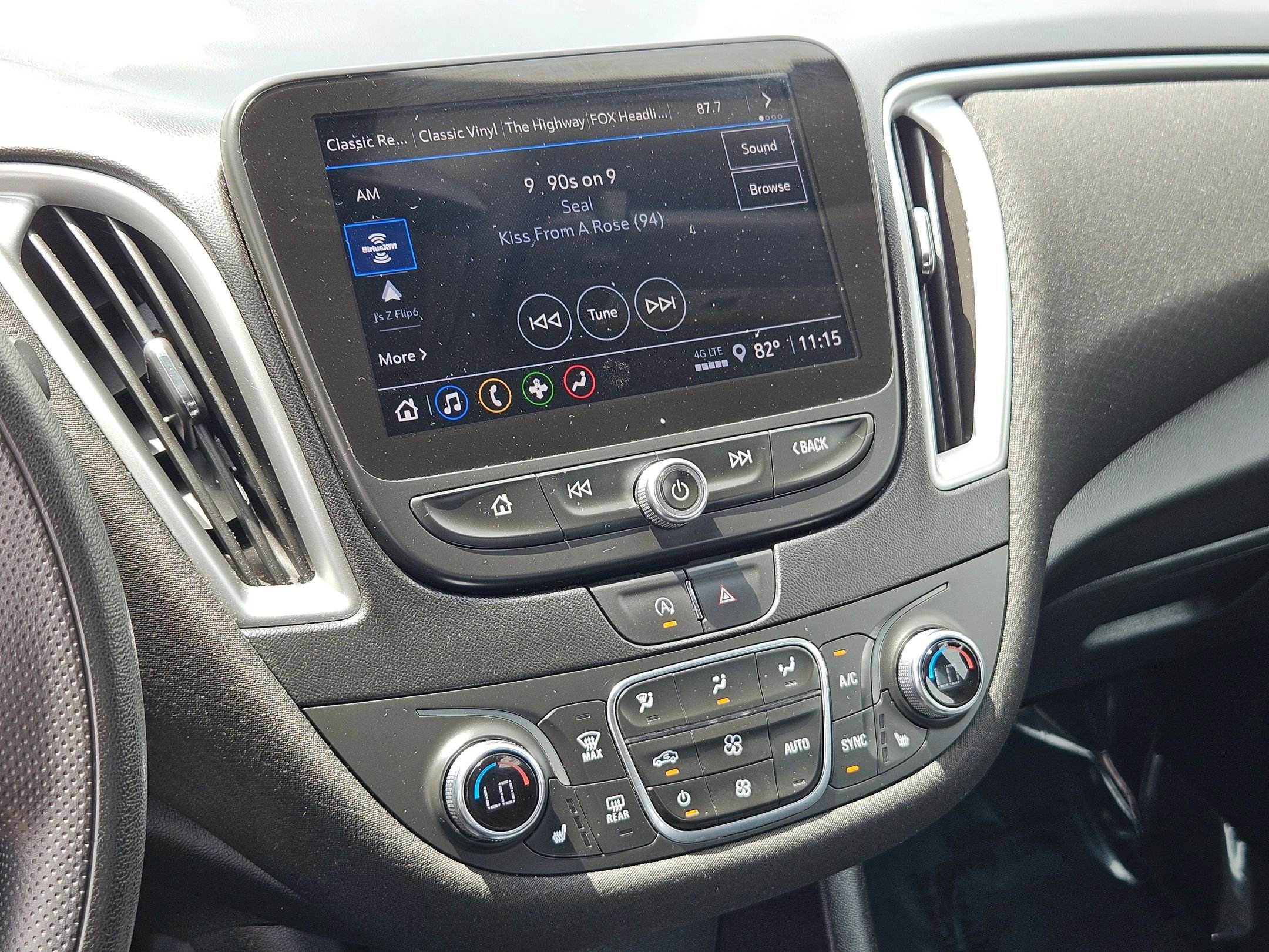 Used 2022 Chevrolet Malibu LT FWD image 19