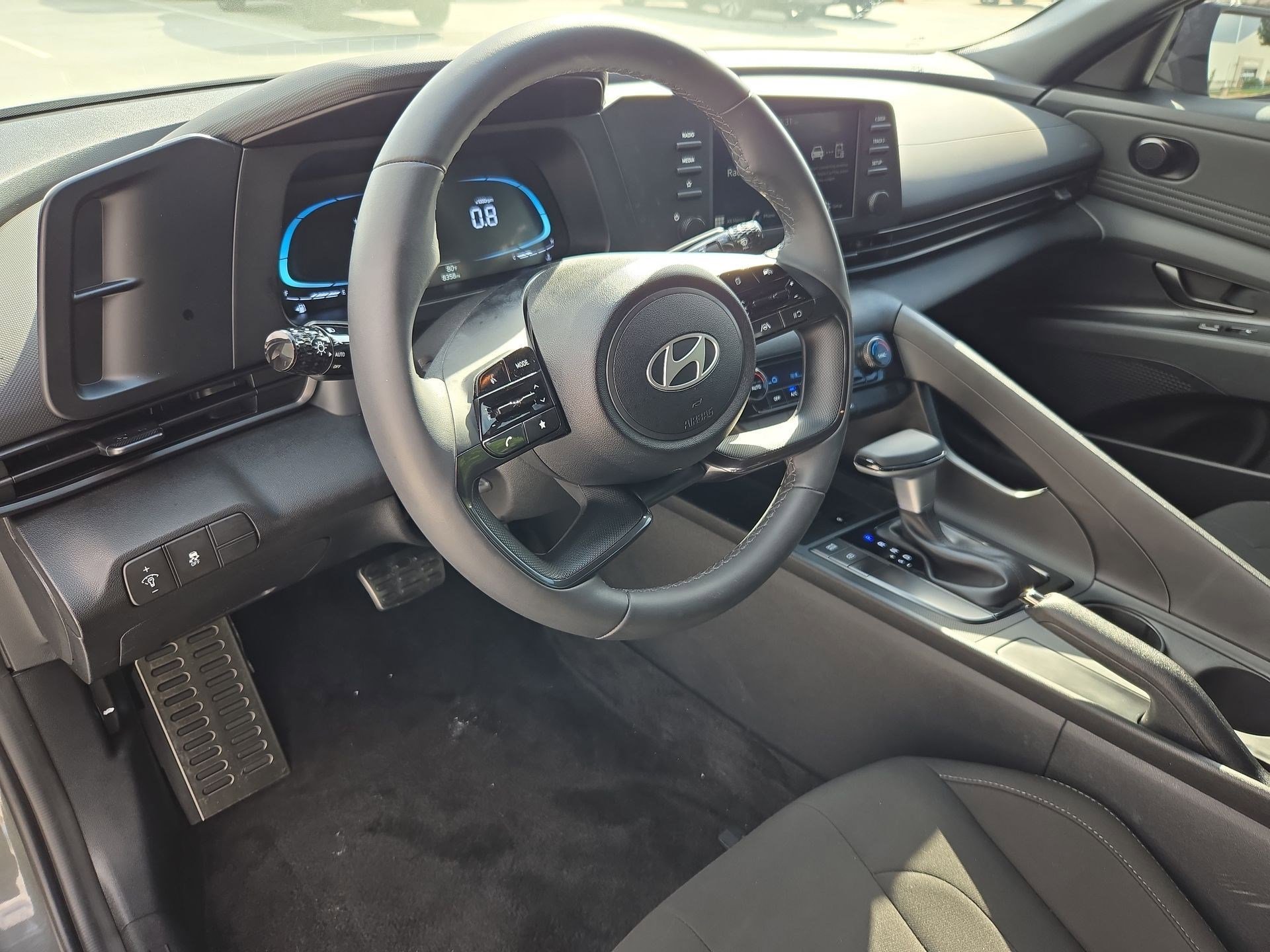 Used 2025 Hyundai Elantra Sport image 13