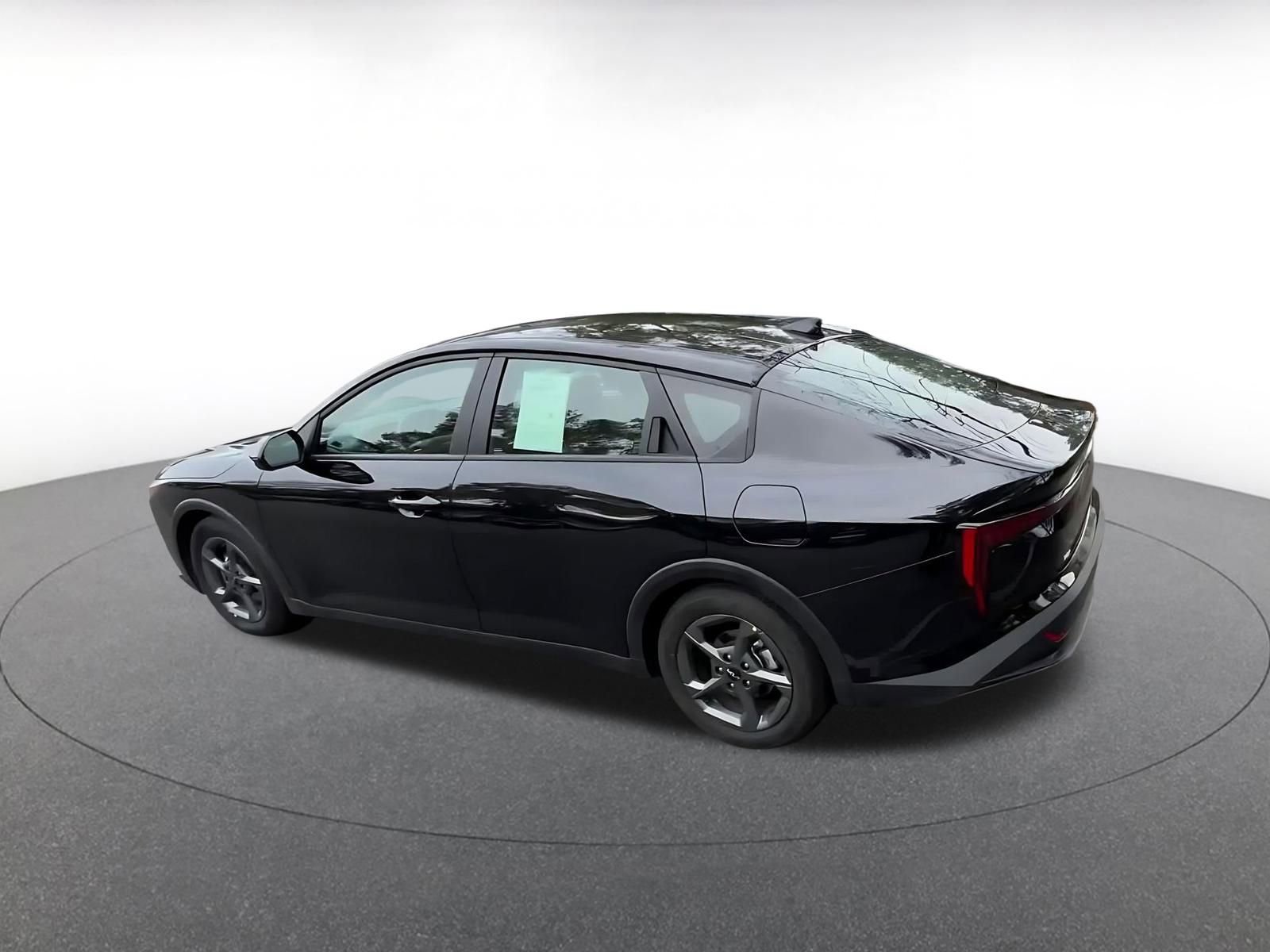 Used 2025 Kia K4 LXS image 10