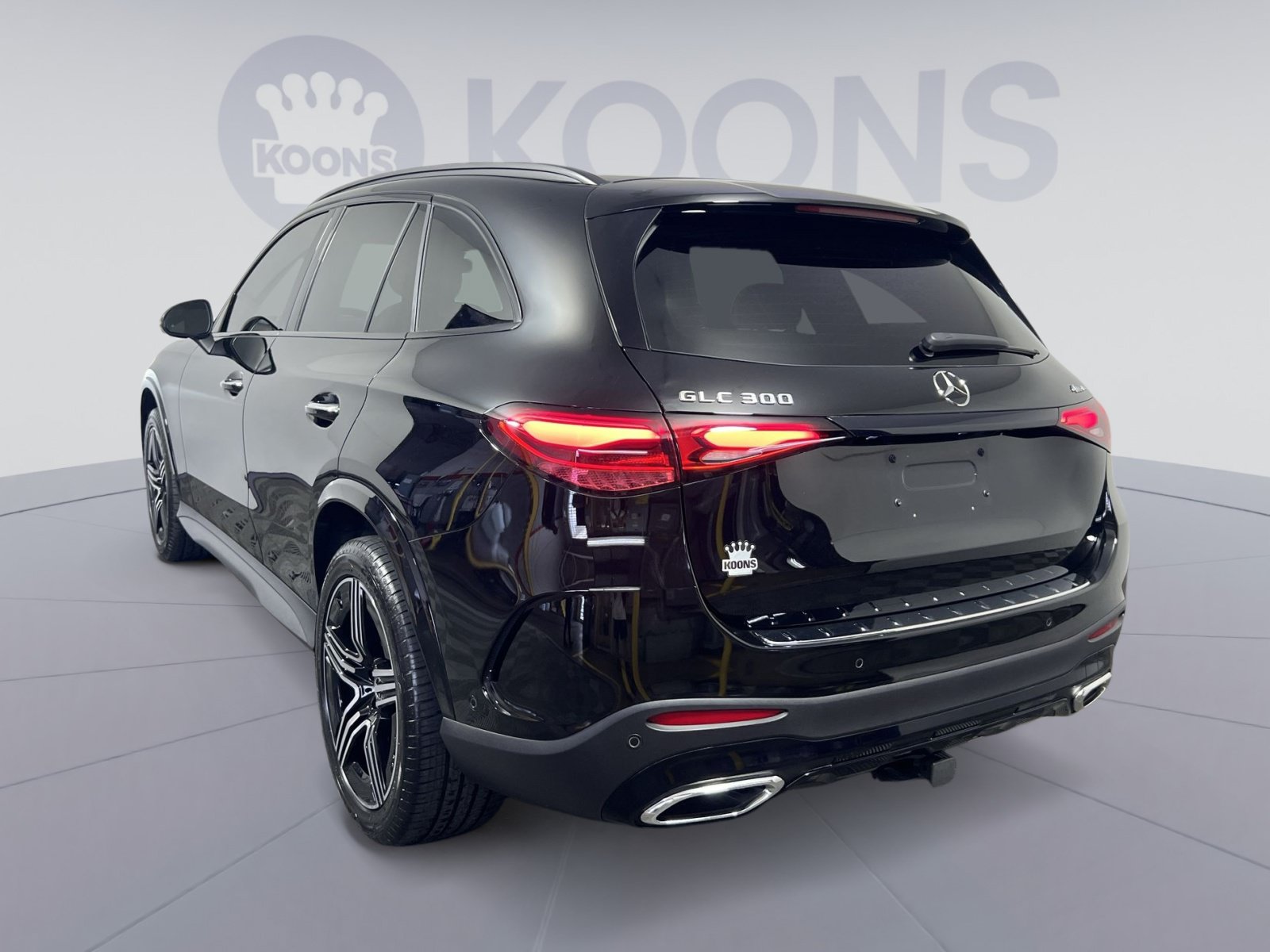 Used 2023 Mercedes-Benz GLC 300 4MATIC image 4