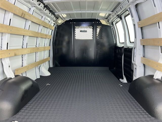 Used 2024 GMC Savana 2500 w/ Driver Convenience Package image 25