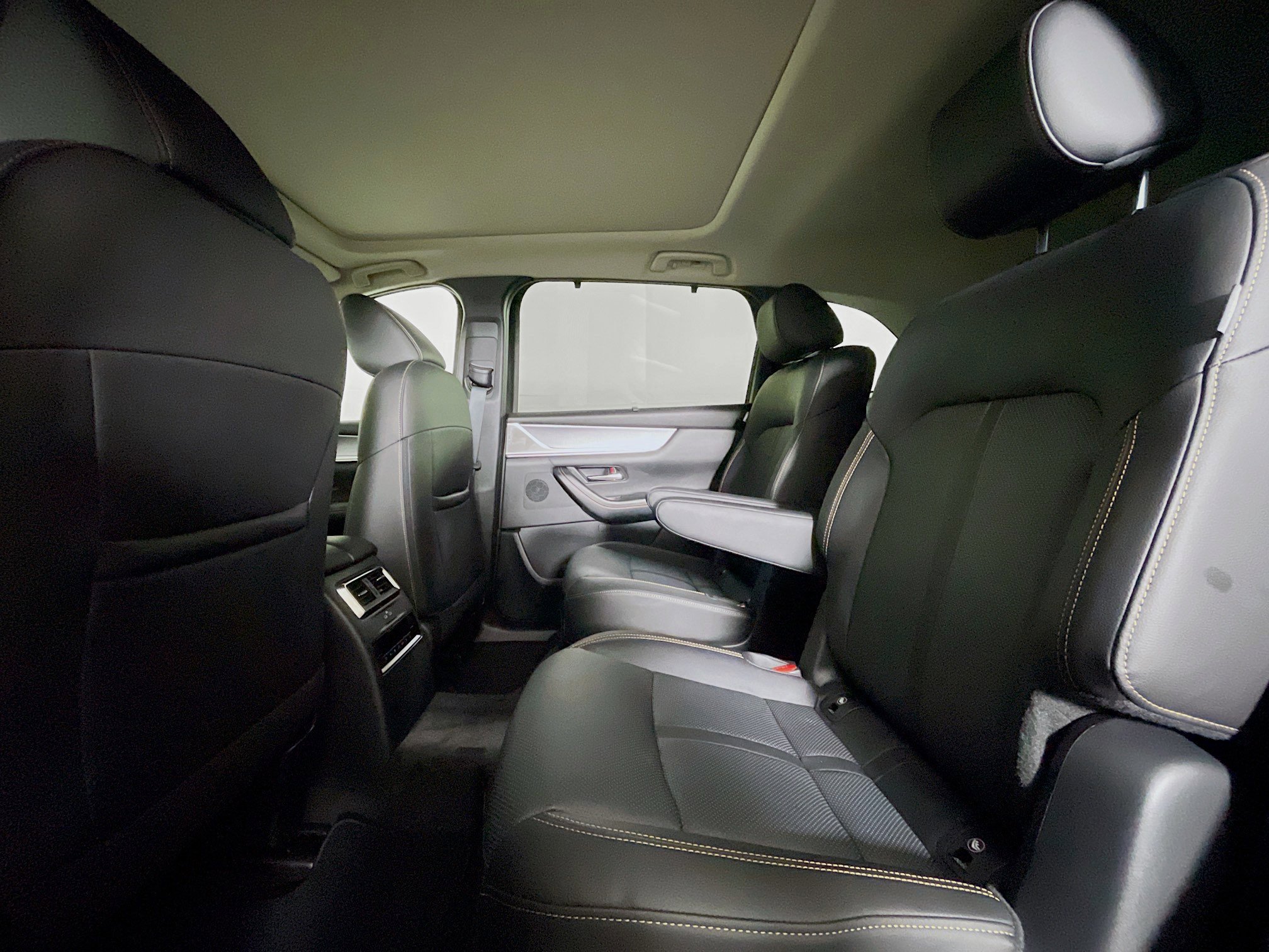 Used 2024 MAZDA CX-90 Plug-In Hybrid w/ Premium Pkg image 28