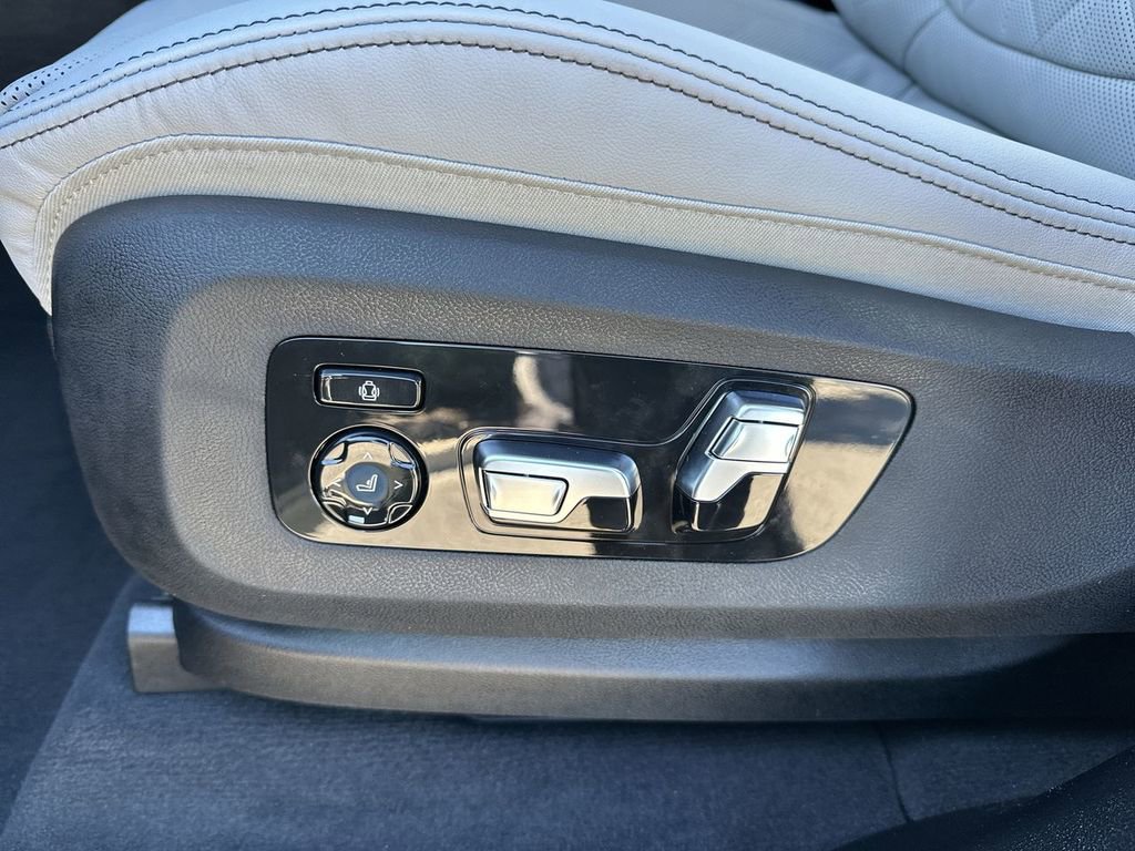 New 2026 BMW X5 xDrive40i w/ Climate Comfort Package image 16