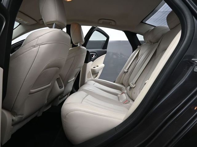 Used 2017 Chrysler 200 Limited Platinum image 18