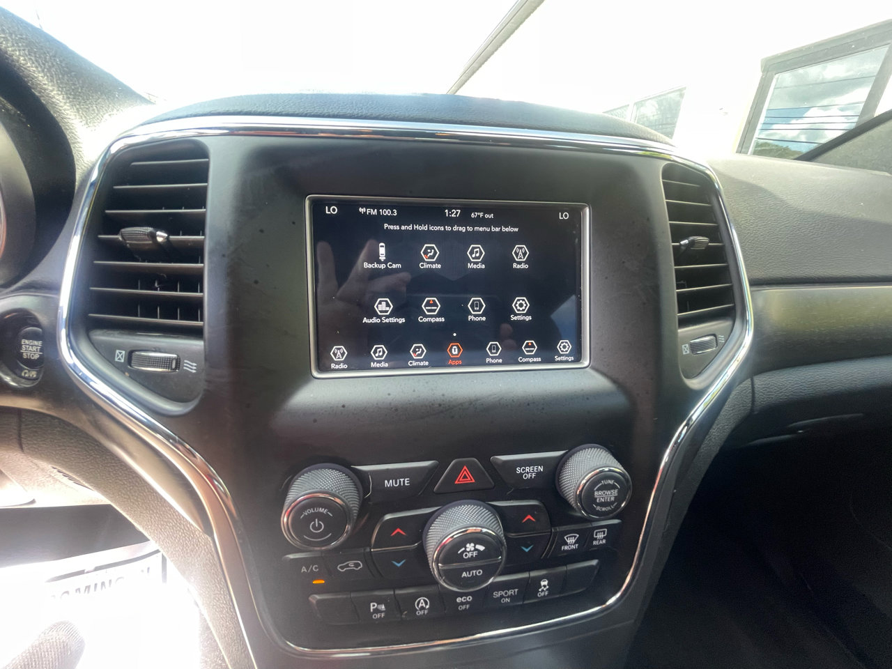 Used 2018 Jeep Grand Cherokee Laredo image 14