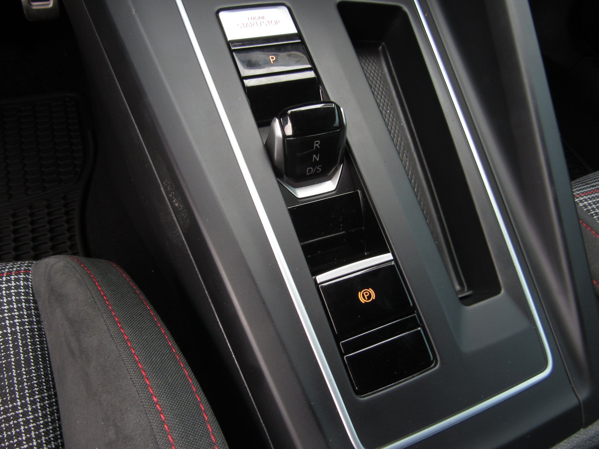 Used 2022 Volkswagen GTI S FWD image 19