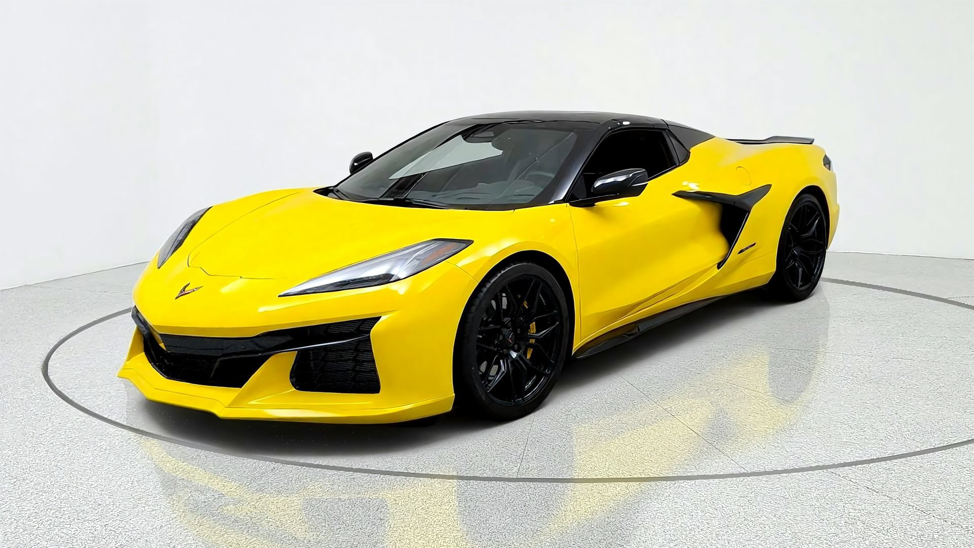 Used 2025 Chevrolet Corvette Z06 w/ Stealth Interior Trim Package RWD image 1