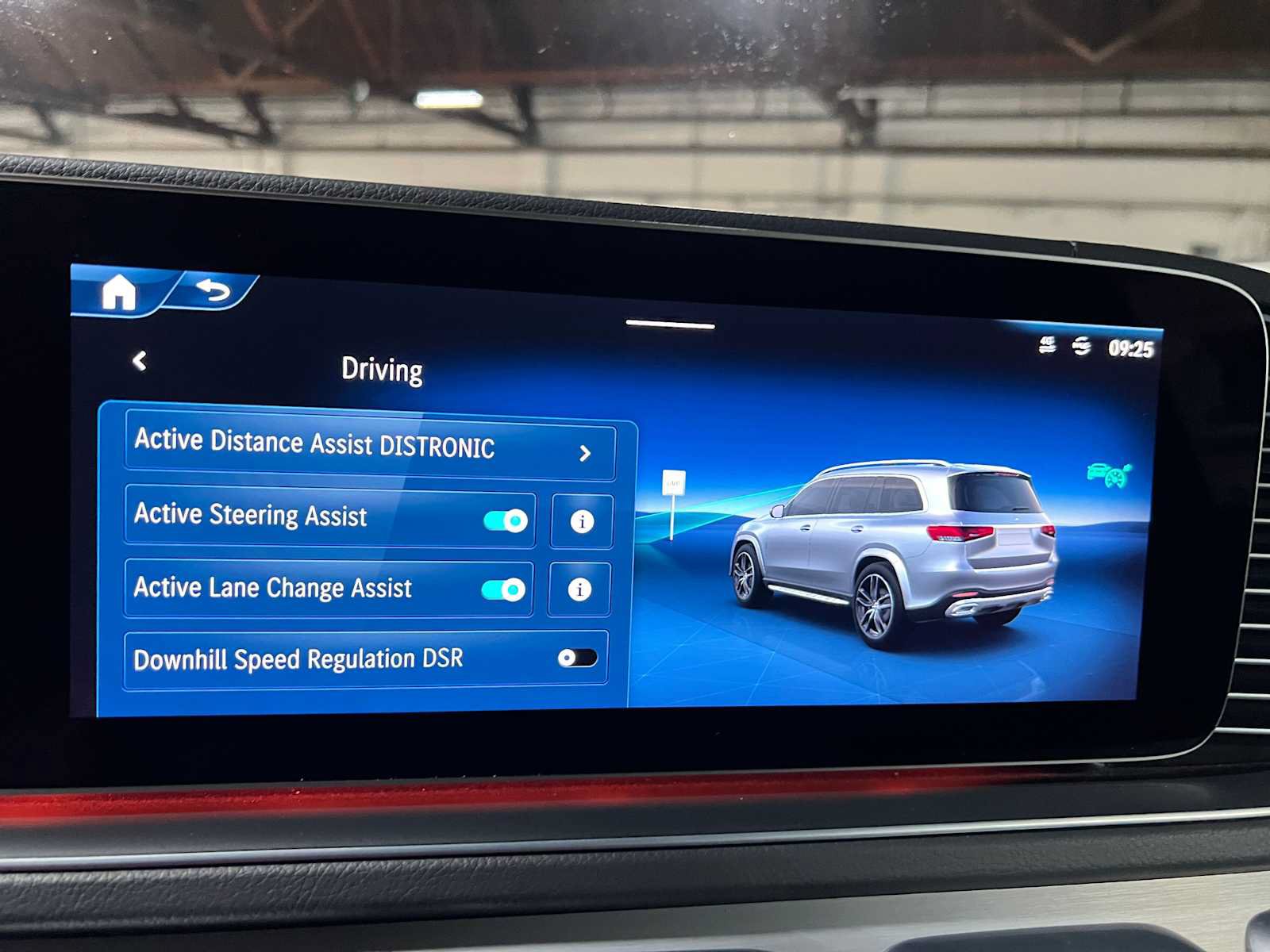 Used 2025 Mercedes-Benz GLS 450 4MATIC image 38