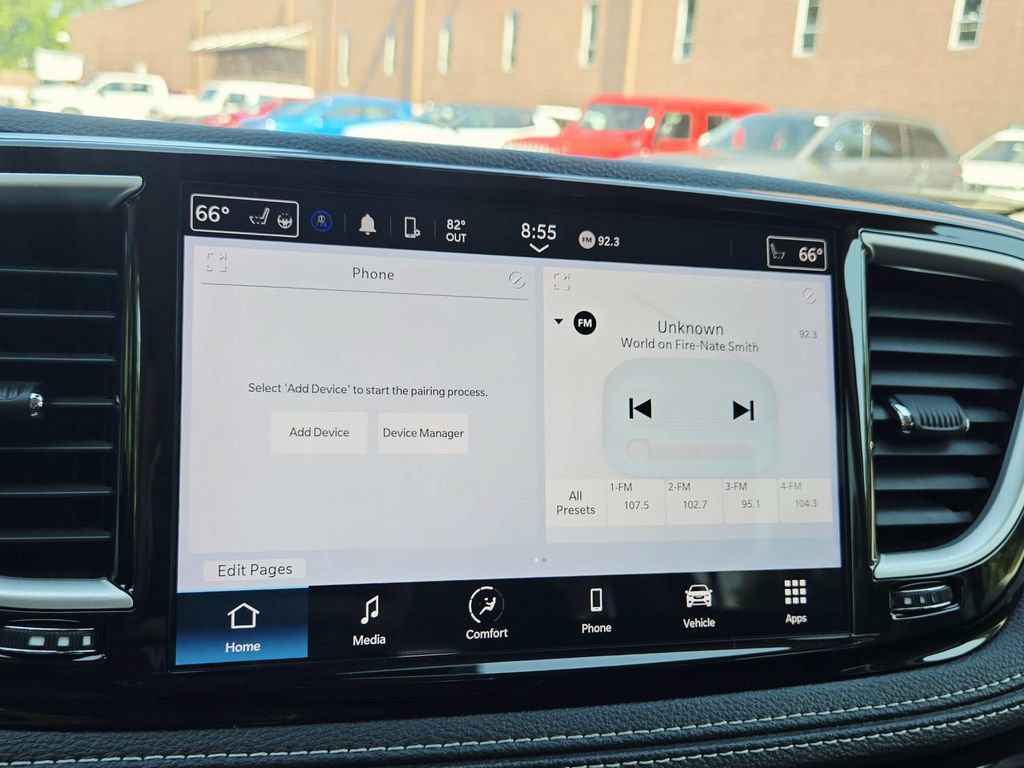 Certified 2024 Chrysler Pacifica Touring-L AWD/4WD image 26