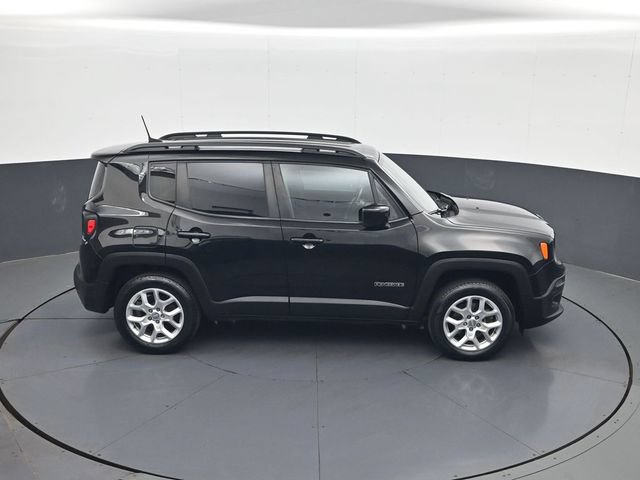 Used 2018 Jeep Renegade Latitude w/ Cold Weather Group AWD/4WD image 16