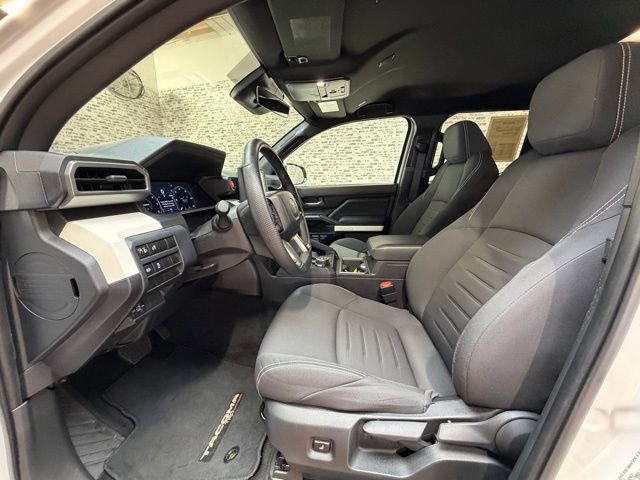 Used 2024 Toyota Tacoma TRD Off-Road AWD/4WD image 18