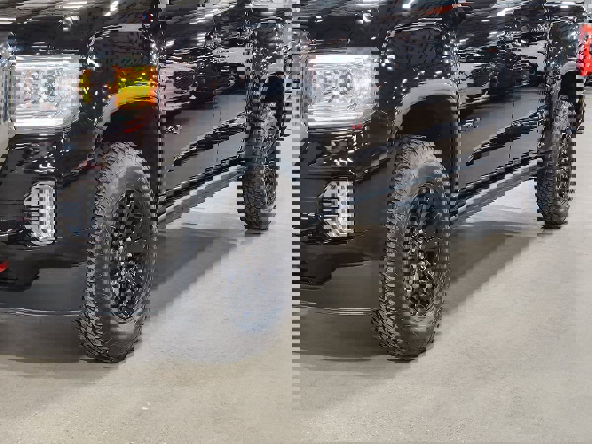Used 2022 GMC Canyon AT4 image 17
