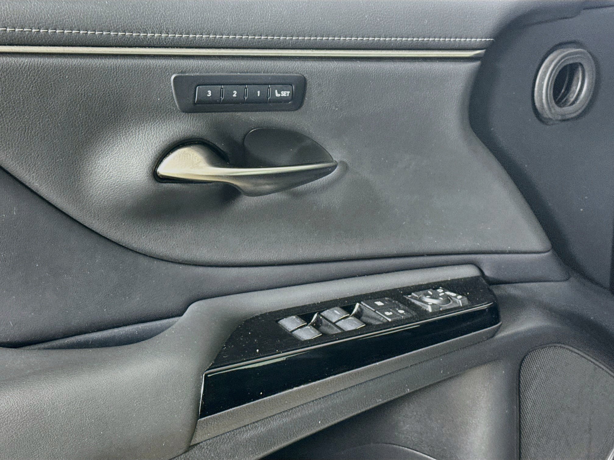 Used 2022 Lexus ES 350 w/ Premium Package FWD image 24