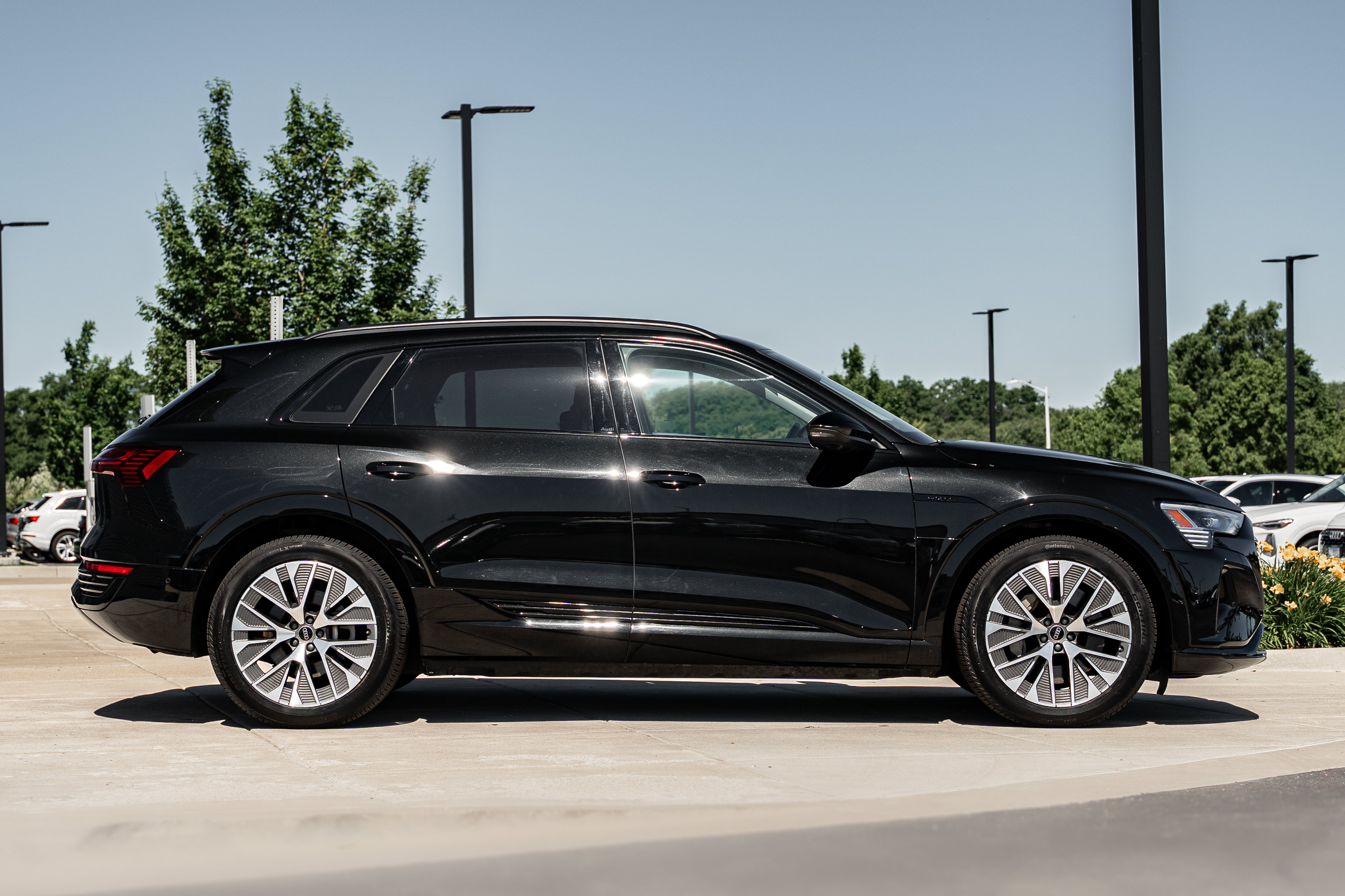 Certified 2024 Audi Q8 e-tron Prestige w/ Prestige Package AWD/4WD image 3