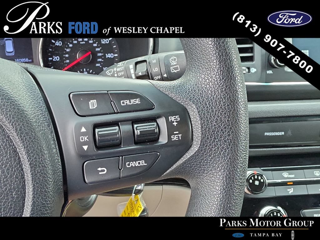 Used 2021 Kia Sedona LX FWD image 28