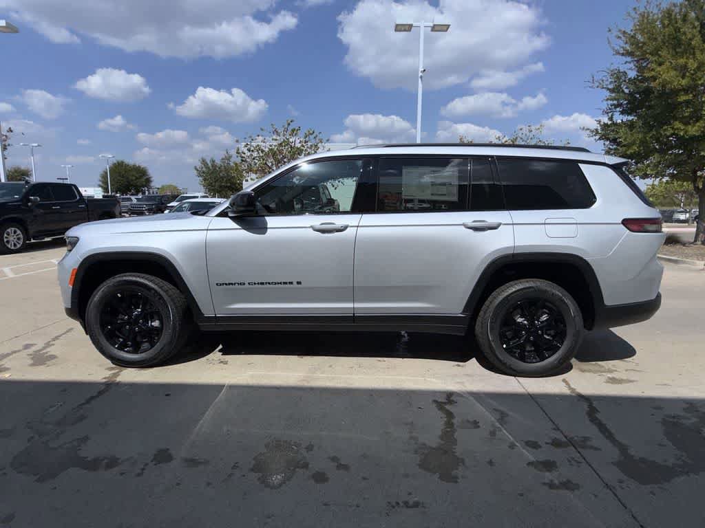 New 2025 Jeep Grand Cherokee L Altitude AWD/4WD image 3