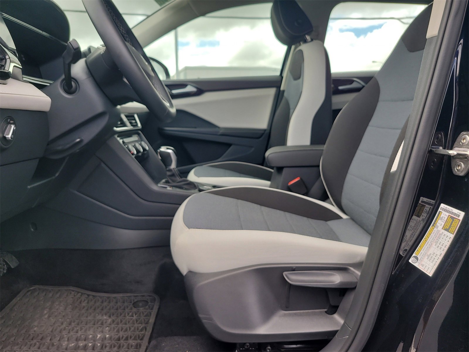 Certified 2025 Volkswagen Taos S image 17