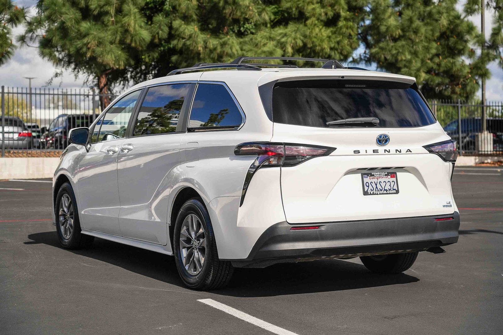 Used 2023 Toyota Sienna LE image 7