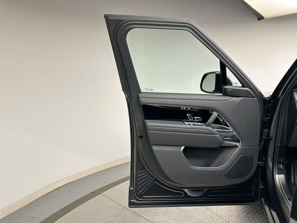 Used 2023 Land Rover Range Rover SE image 21