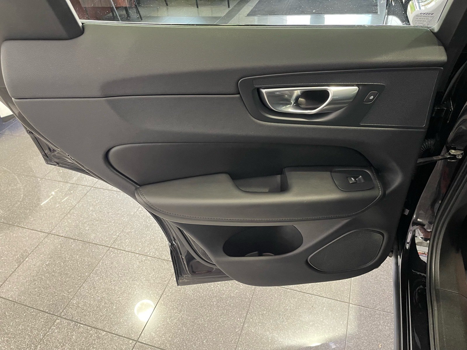 Used 2024 Volvo XC60 T8 Plus AWD/4WD image 31