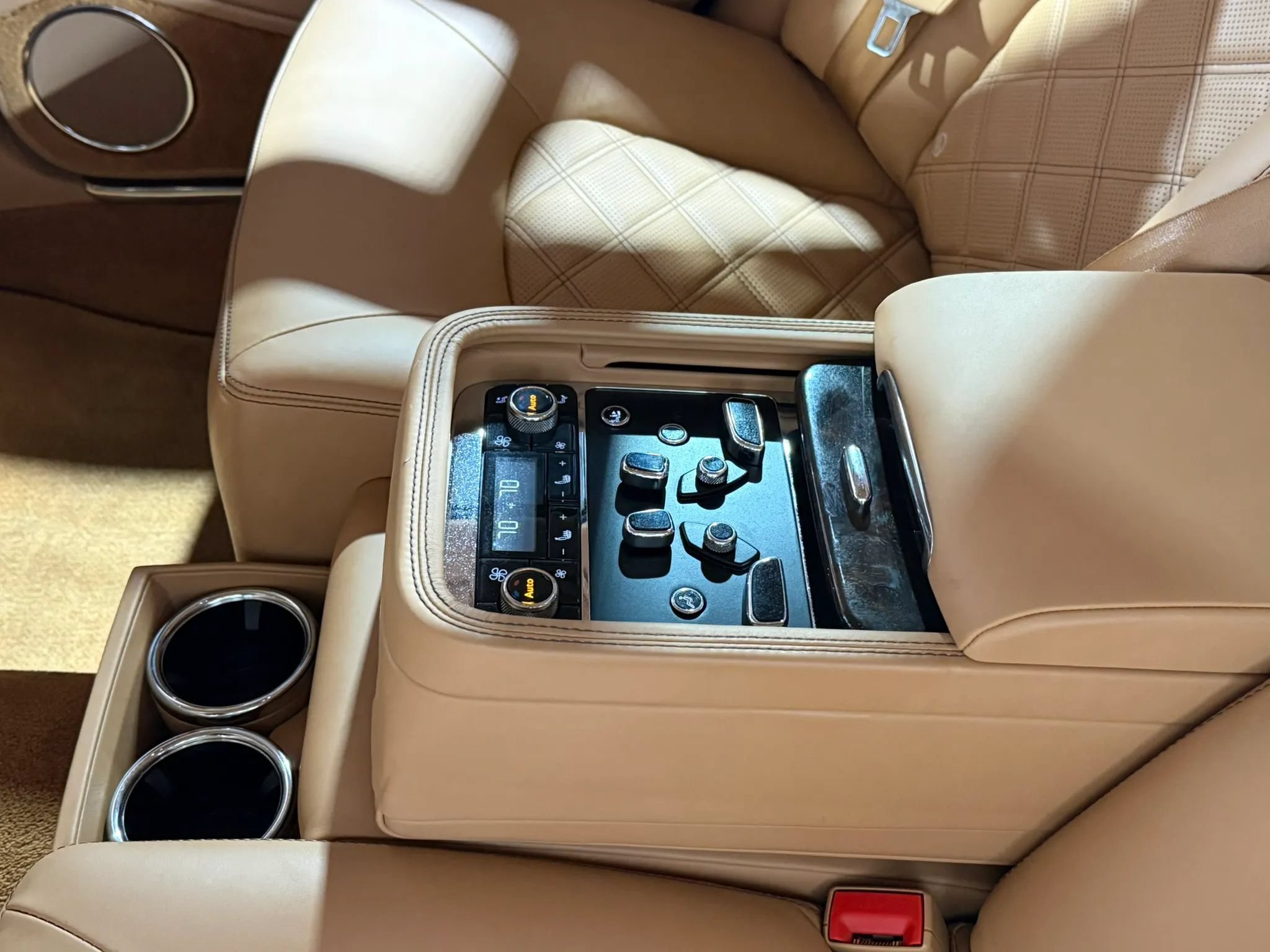 Used 2013 Bentley Mulsanne RWD image 24